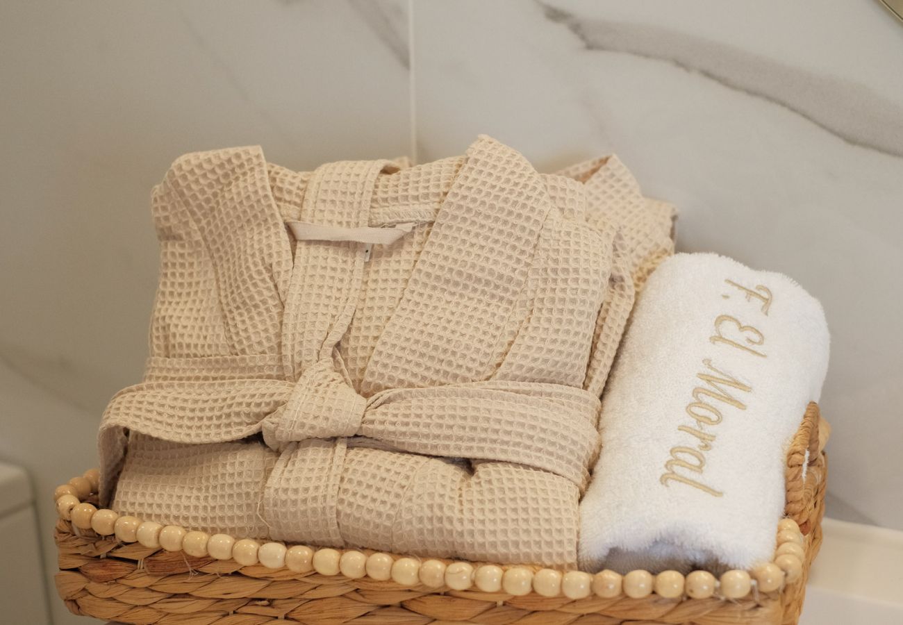 Ferienwohnung in Los Llanos de Aridane - Finca El Moral by Huskalia - Suite Nogal