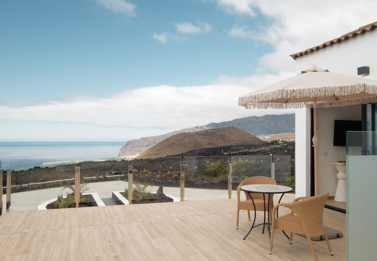 Ferienwohnung in Los Llanos de Aridane - Finca El Moral by Huskalia - Suite Nogal