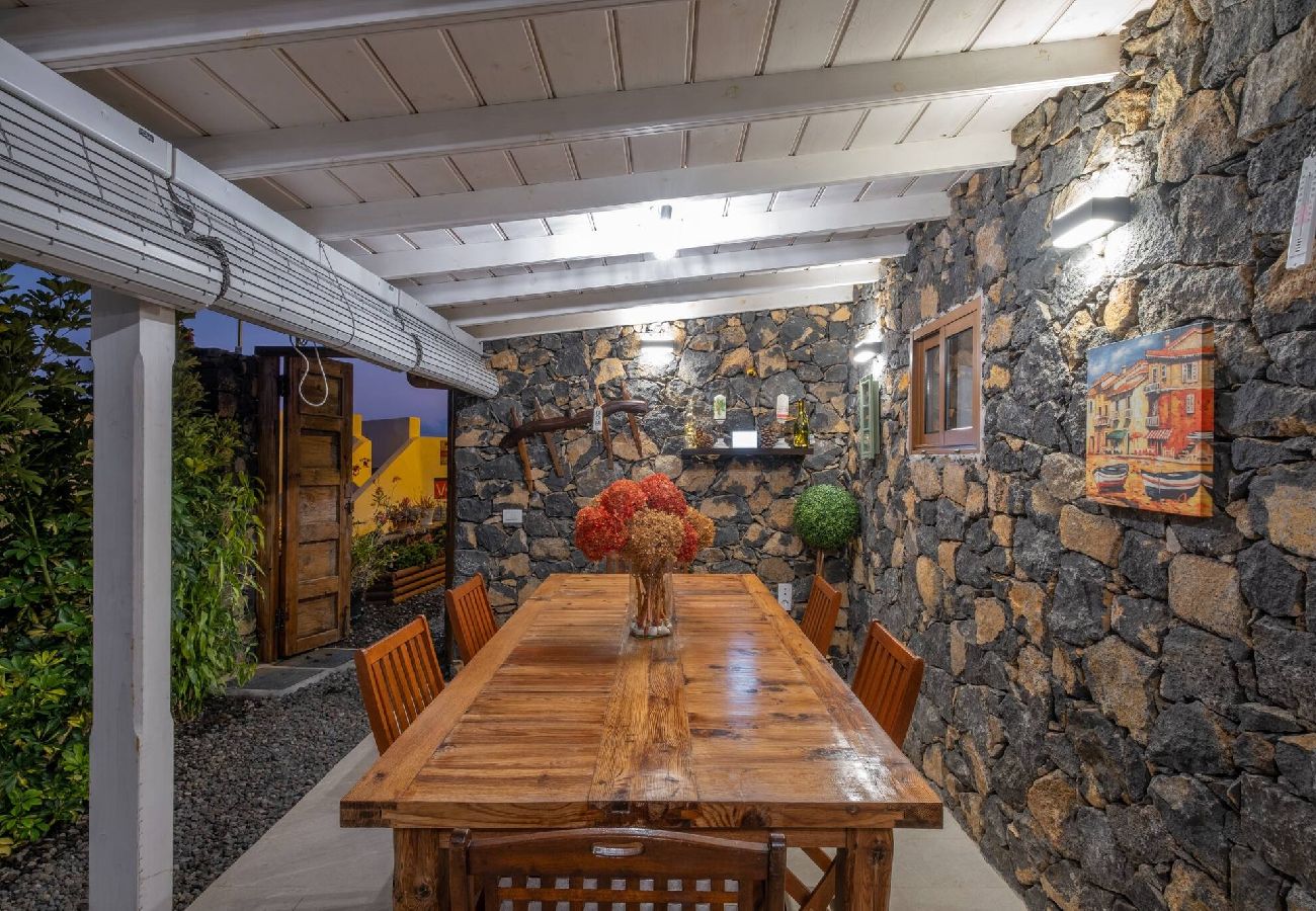 House in Los Llanos de Aridane - Casa Sophie by Huskalia | w/ private pool