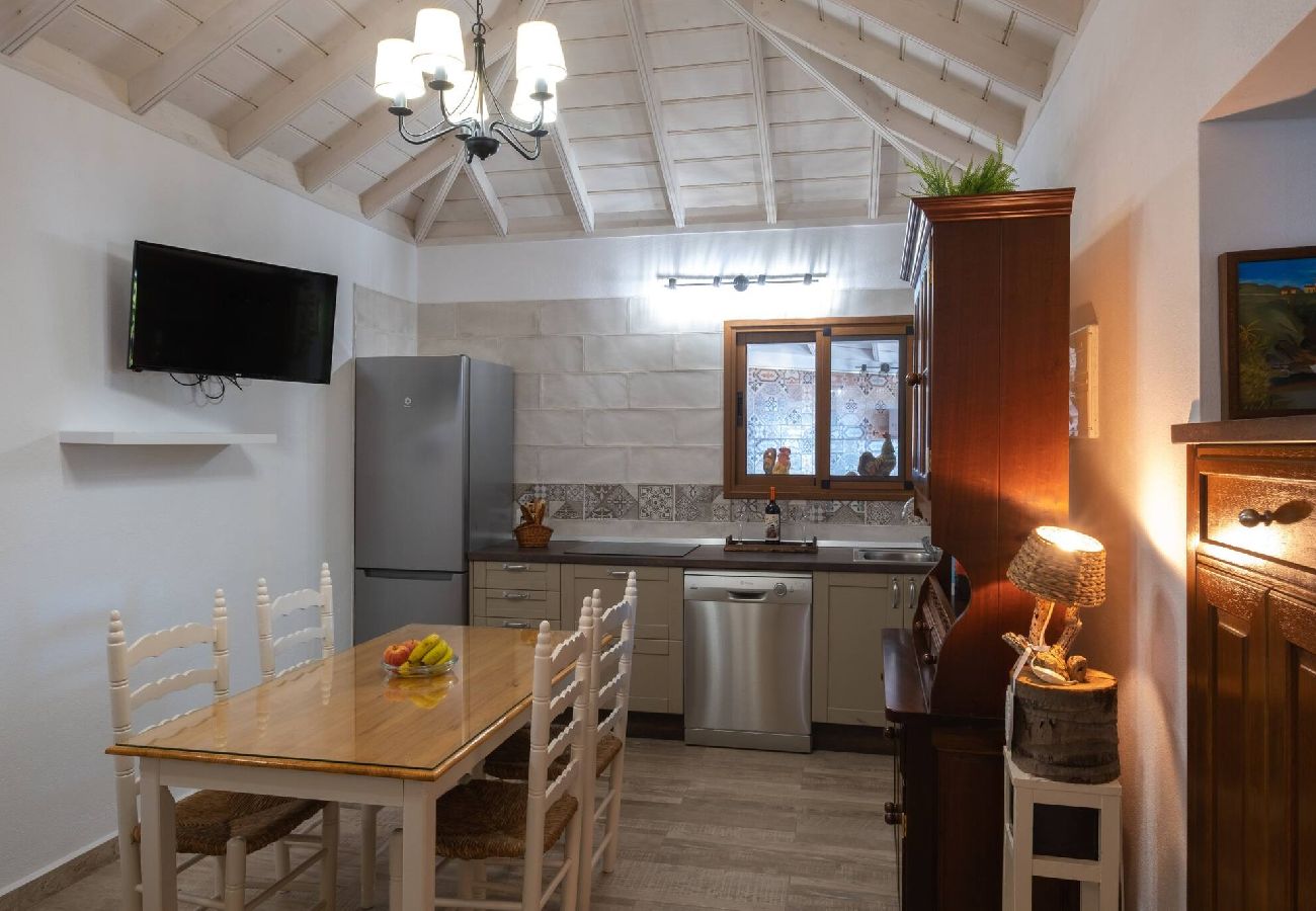 House in Los Llanos de Aridane - Casa Sophie by Huskalia | w/ private pool