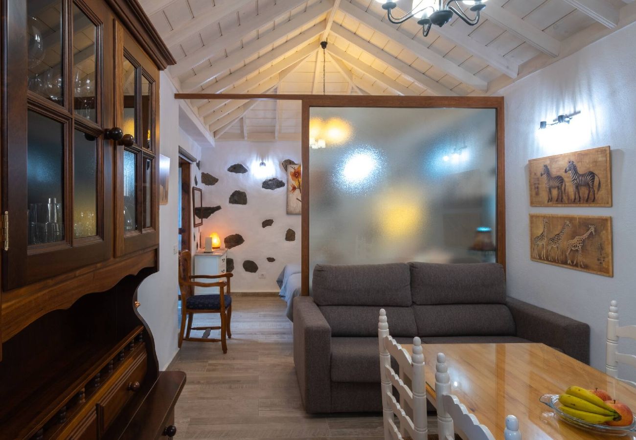 House in Los Llanos de Aridane - Casa Sophie by Huskalia | w/ private pool