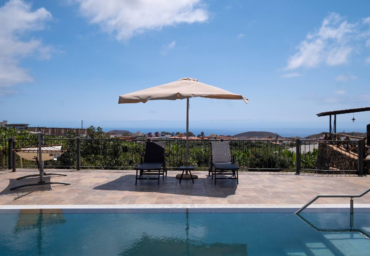 Villa in Los Llanos de Aridane - Villa La Graja by Huskalia | private pool