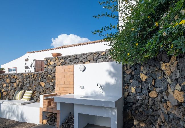 House in El Paso - Casa Cordobes by Huskalia House in El Paso - Casa Cordobes by Huskalia