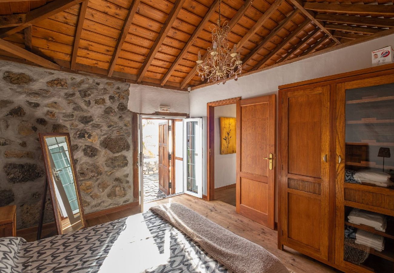 House in El Paso - Casa Cordobes by Huskalia
