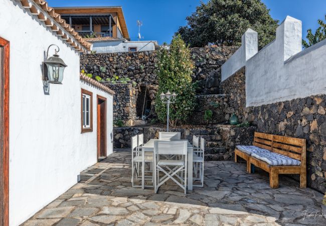House in El Paso - Casa Gámez by Huskalia House in El Paso - Casa Gámez by Huskalia