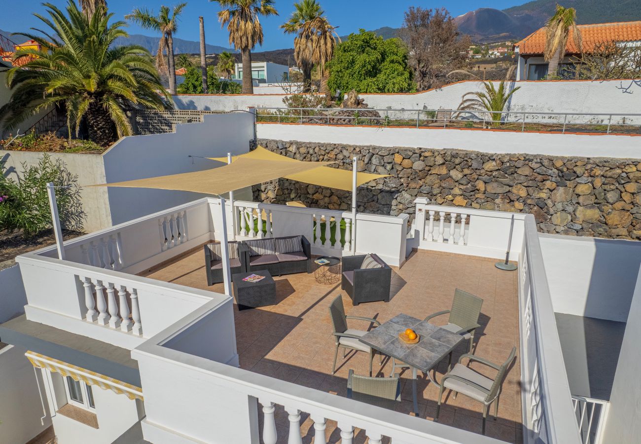 Apartment in Tazacorte - Casa Málaga by Huskalia