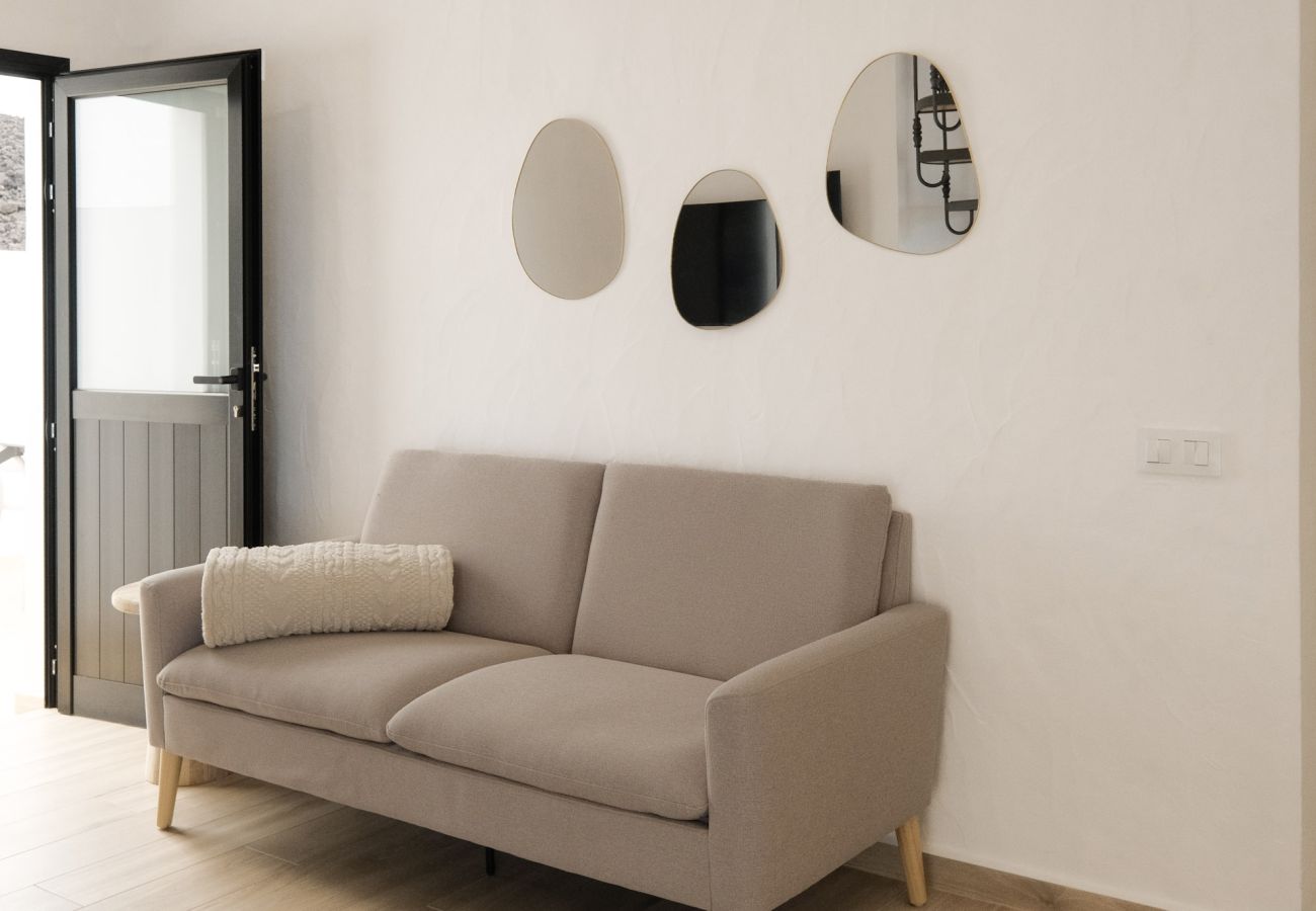 Apartment in Los Llanos de Aridane - Finca El Moral by Huskalia - Suite Higuera