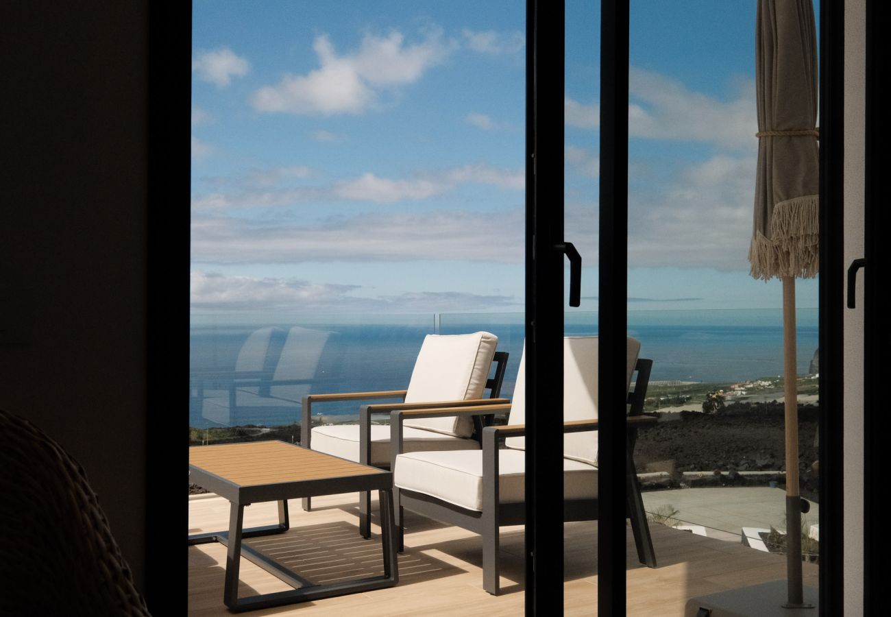 Apartment in Los Llanos de Aridane - Finca El Moral by Huskalia - Suite Higuera