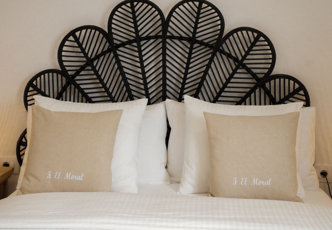 Apartment in Los Llanos de Aridane - Finca El Moral by Huskalia - Suite Higuera