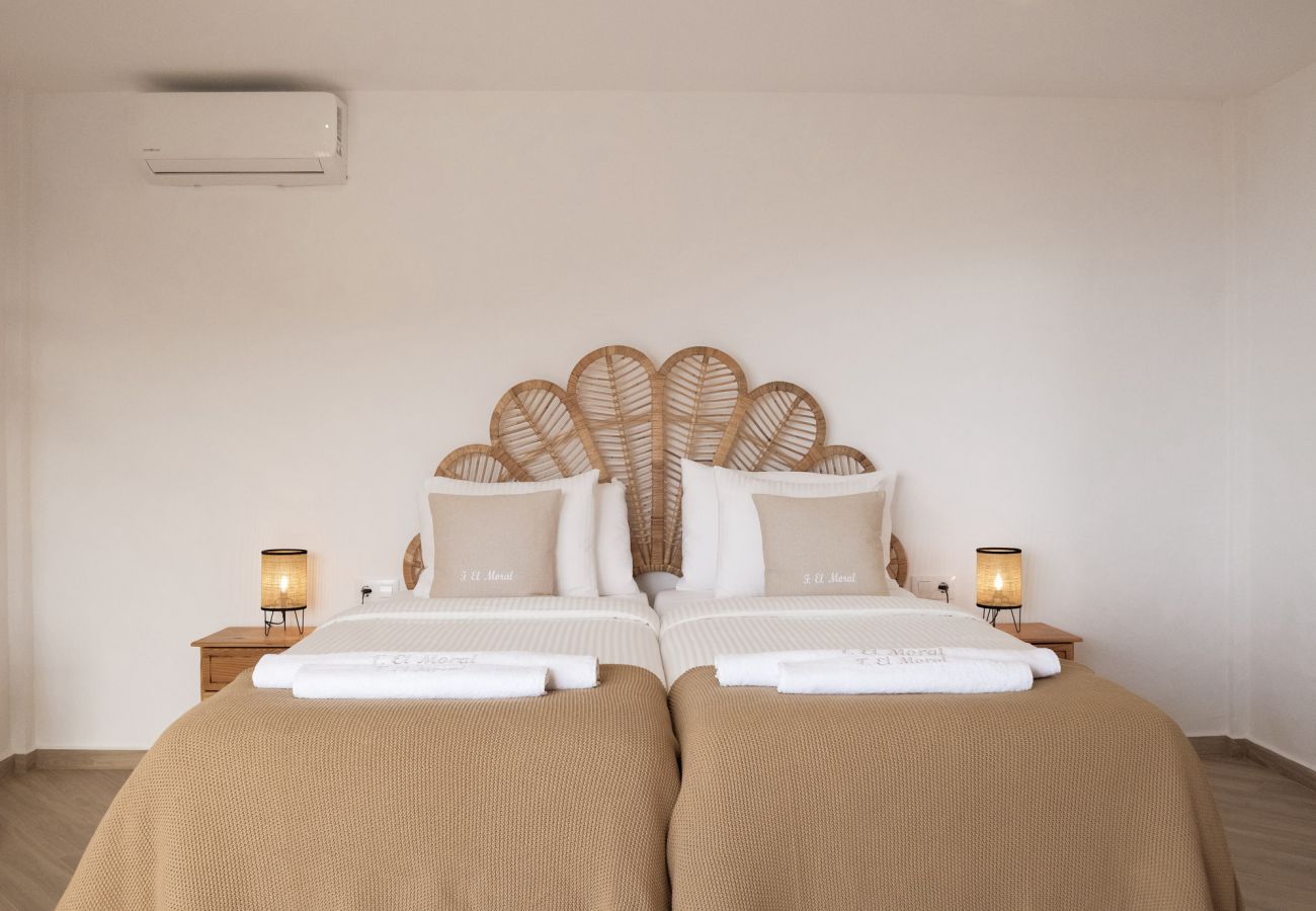 Apartment in Los Llanos de Aridane - Finca El Moral by Huskalia - Suite Higuera