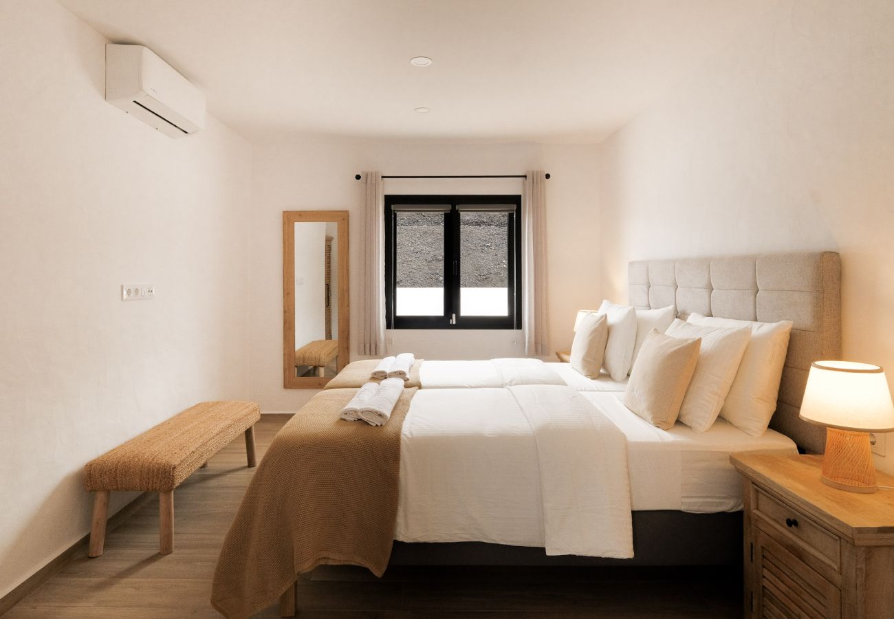 Apartment in Los Llanos de Aridane - Finca El Moral by Huskalia - Suite Nogal